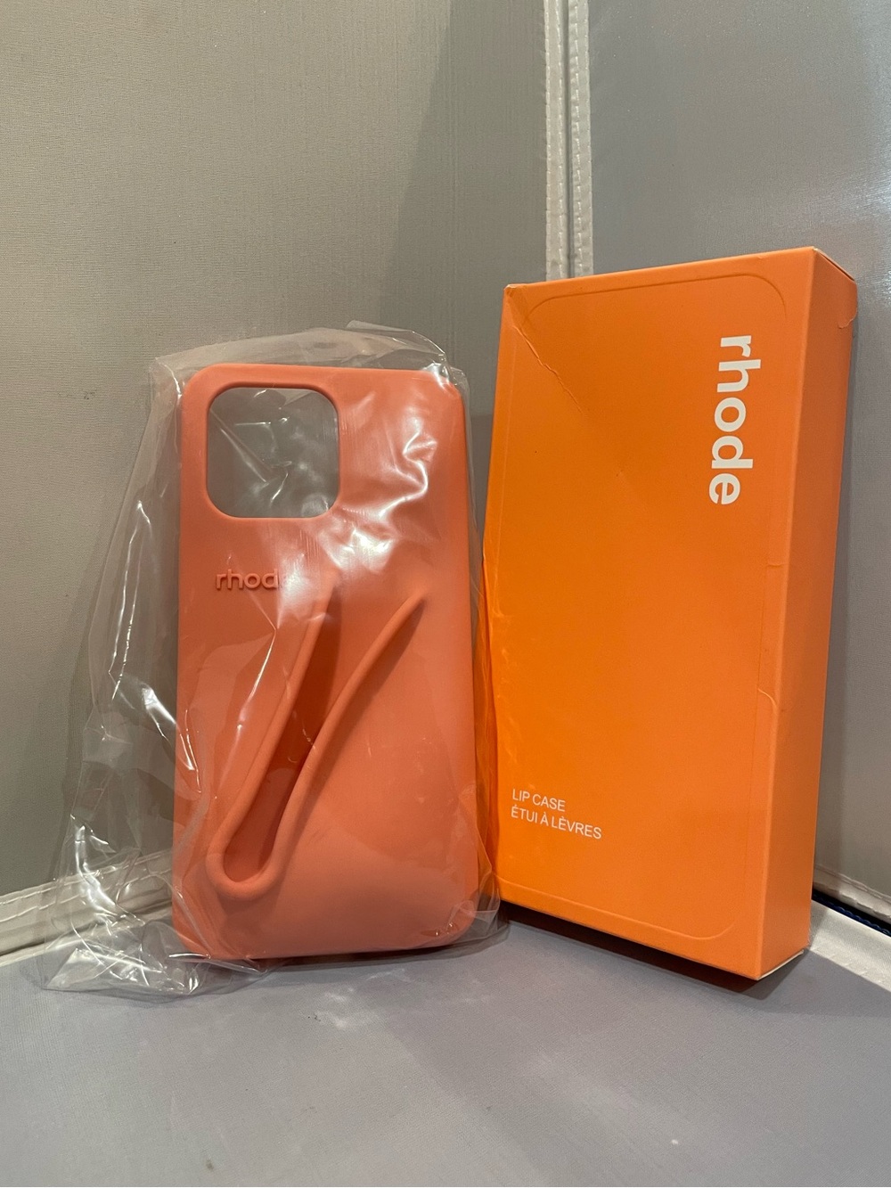 NIB Rhode Auth Silicone iPhone 15 Pro Max Phone Peptide Lip Case Peach Pit R $38